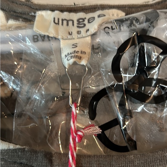 NWT ladies size small UMGEE top - Picture 2 of 8